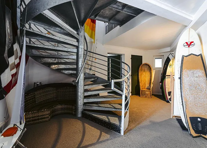 Les Pins, House
